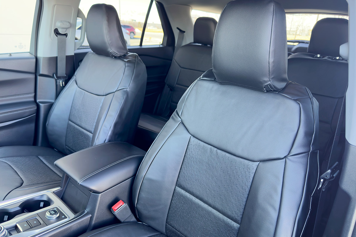 2023 Ford Explorer XLT (console not covered)