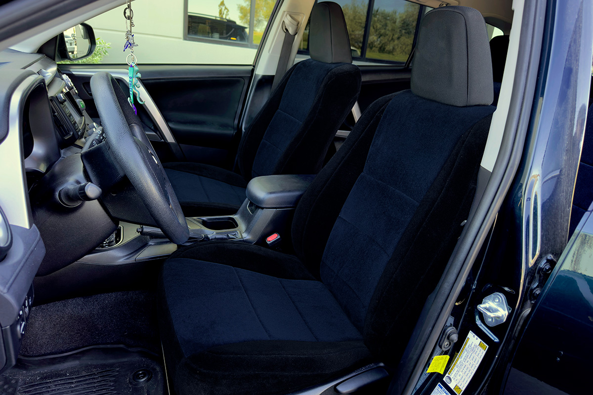 2017 Toyota RAV4 (headrests not covered)